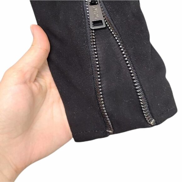 Faux Suede Xoxo Biker Style Zip Up Black Jacket Size Medium - Picture 4 of 7